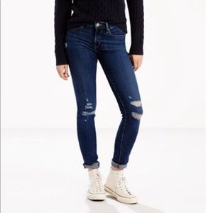 Levi’s 711 Skinny. Size 26 waist, 28 length.